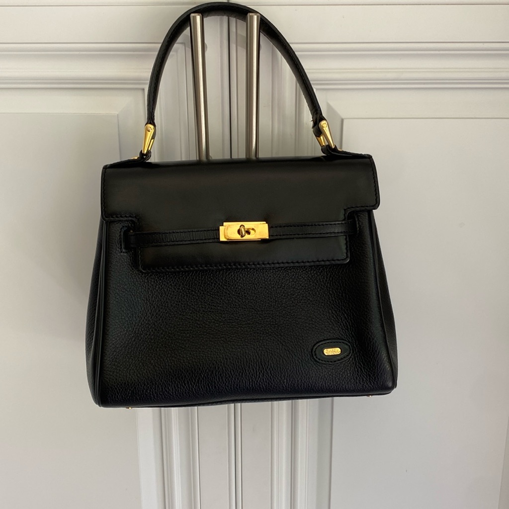 BALLY ミニポシェット　ブラックゴールド Code Bucket Small – BALLY
